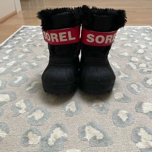 Sorel toddler snow boot